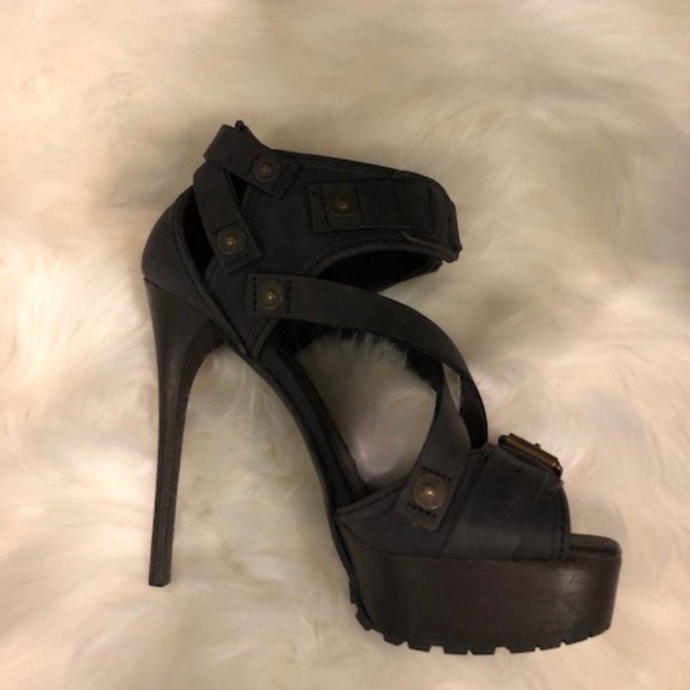 Burberry Black Leather strappy Aviator Platform